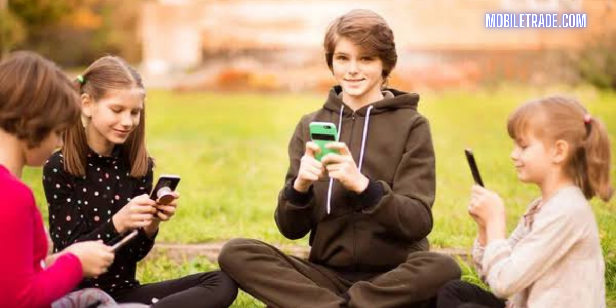 Refurbished Phones vs. New Phones: Which is Better for Kids and Teenagers?